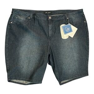 Az Denim Women's Bermuda Shorts Size 26W Stretchy, Comfy, 2 Back Pockets, Blue